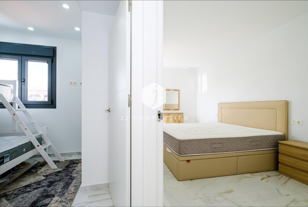 Resale - Apartment / flat -
Torrevieja - Playa del Cura
