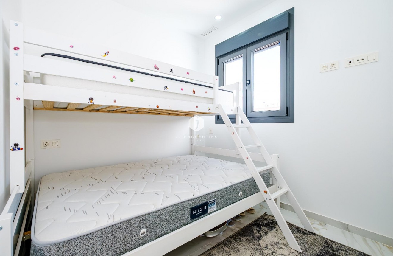 Resale - Apartment / flat -
Torrevieja - Playa del Cura