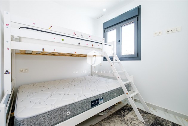 Resale - Apartment / flat -
Torrevieja - Playa del Cura