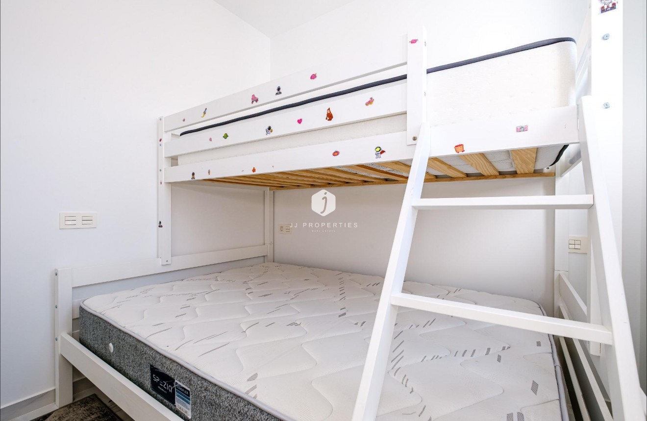 Resale - Apartment / flat -
Torrevieja - Playa del Cura