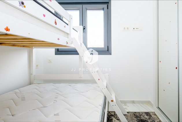 Resale - Apartment / flat -
Torrevieja - Playa del Cura