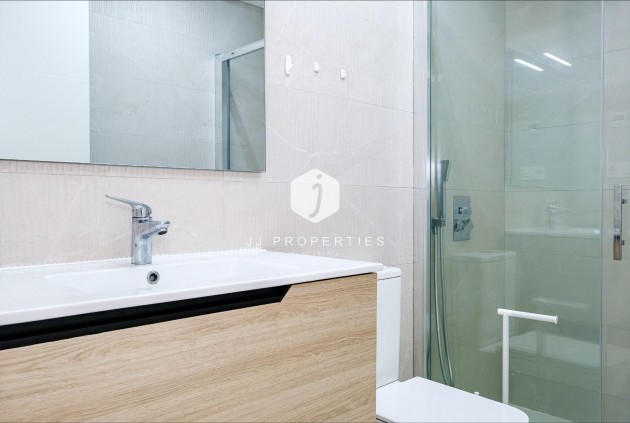 Resale - Apartment / flat -
Torrevieja - Playa del Cura