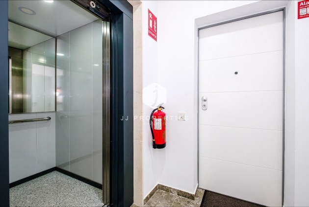Resale - Apartment / flat -
Torrevieja - Playa del Cura