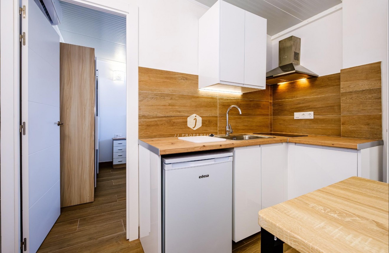 Resale - Apartment / flat -
Torrevieja - Playa del Cura