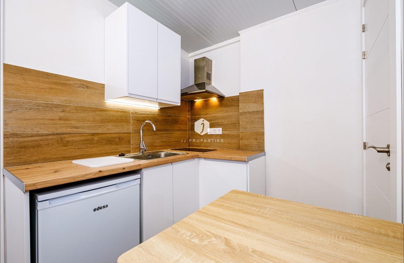 Resale - Apartment / flat -
Torrevieja - Playa del Cura