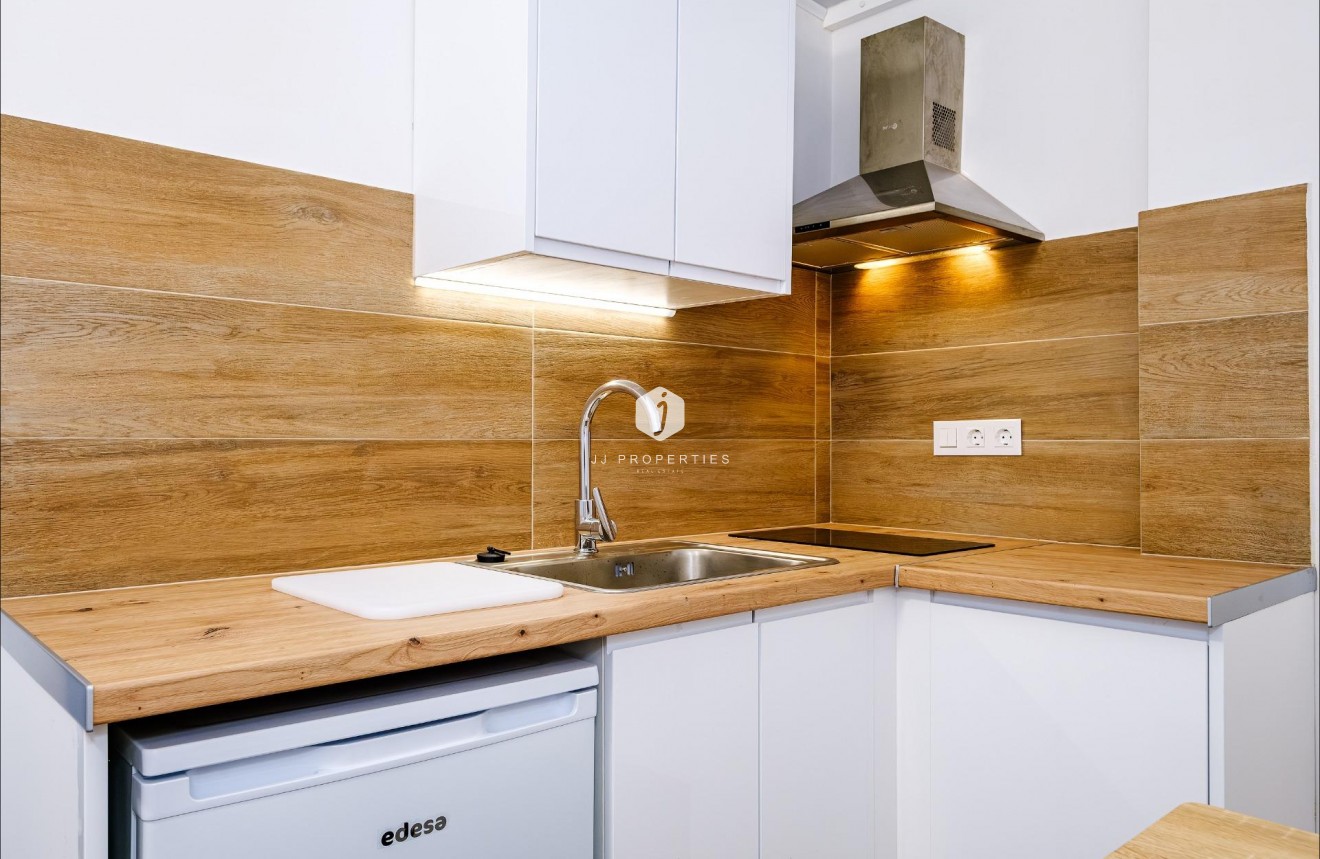 Resale - Apartment / flat -
Torrevieja - Playa del Cura