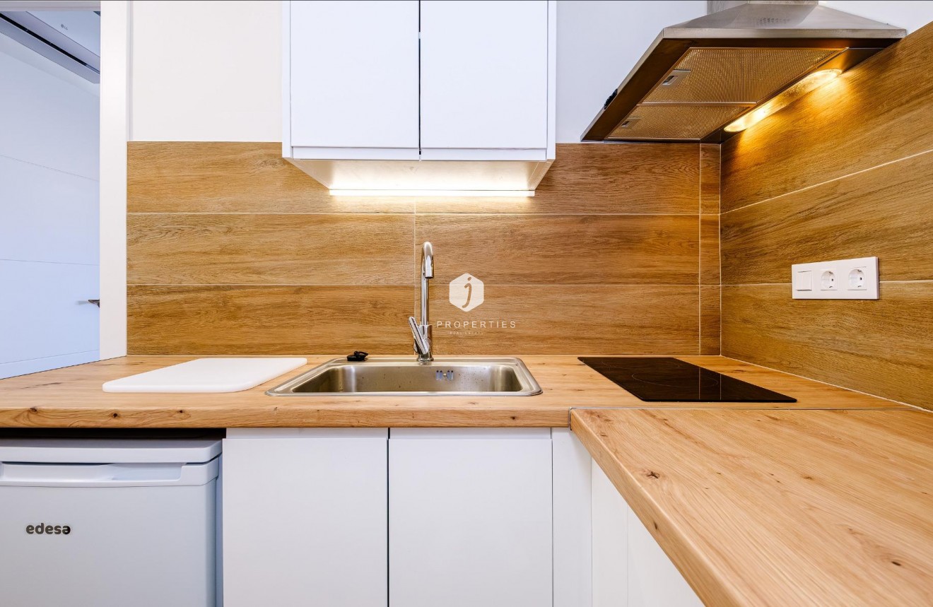 Resale - Apartment / flat -
Torrevieja - Playa del Cura