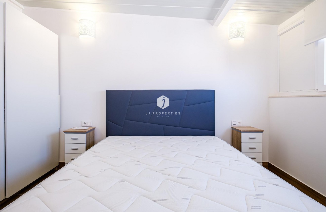 Resale - Apartment / flat -
Torrevieja - Playa del Cura