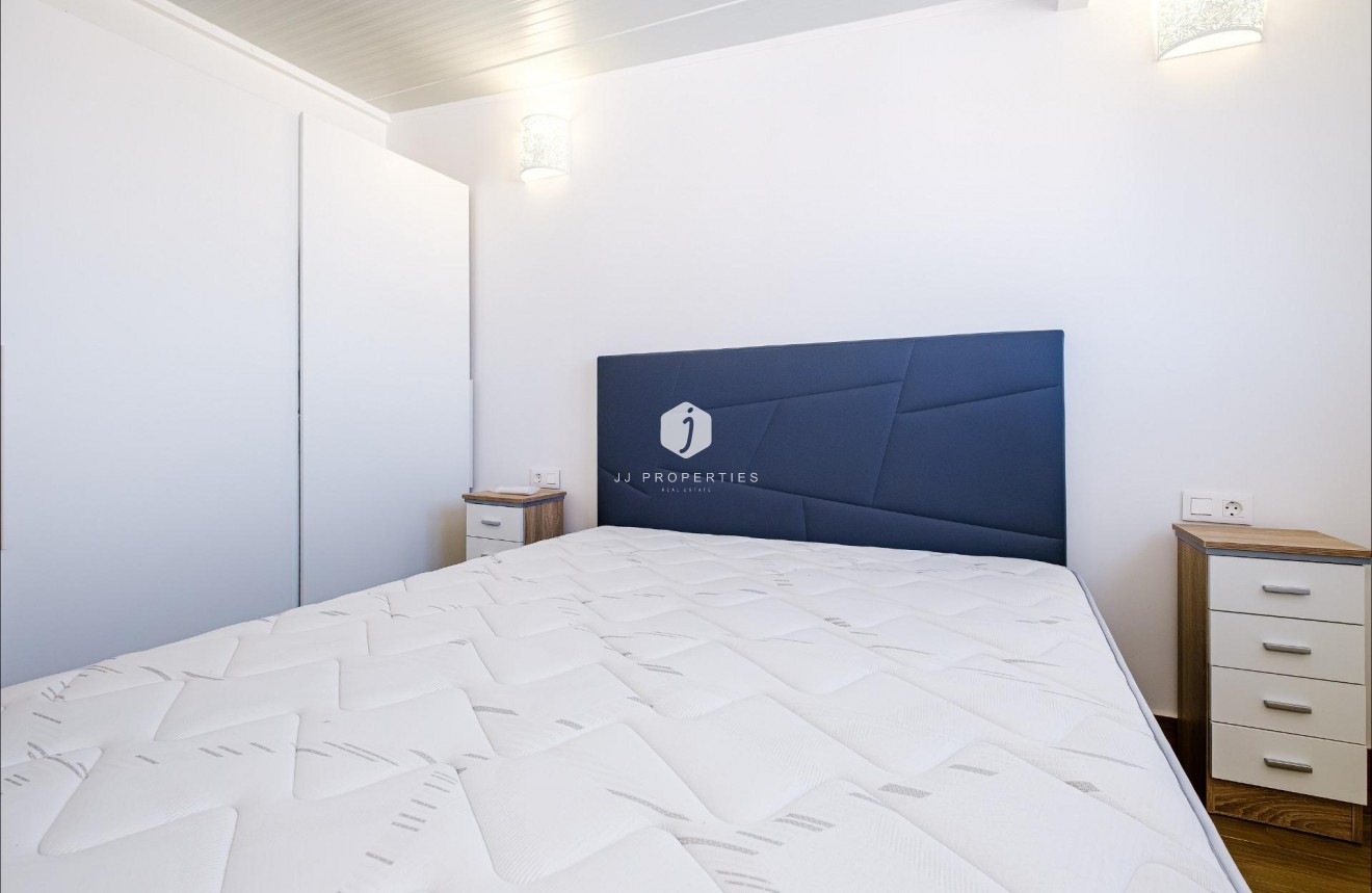 Resale - Apartment / flat -
Torrevieja - Playa del Cura