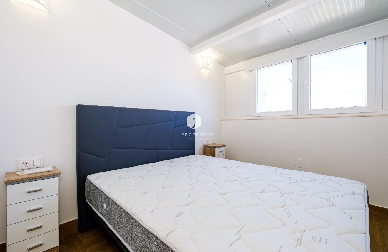 Resale - Apartment / flat -
Torrevieja - Playa del Cura