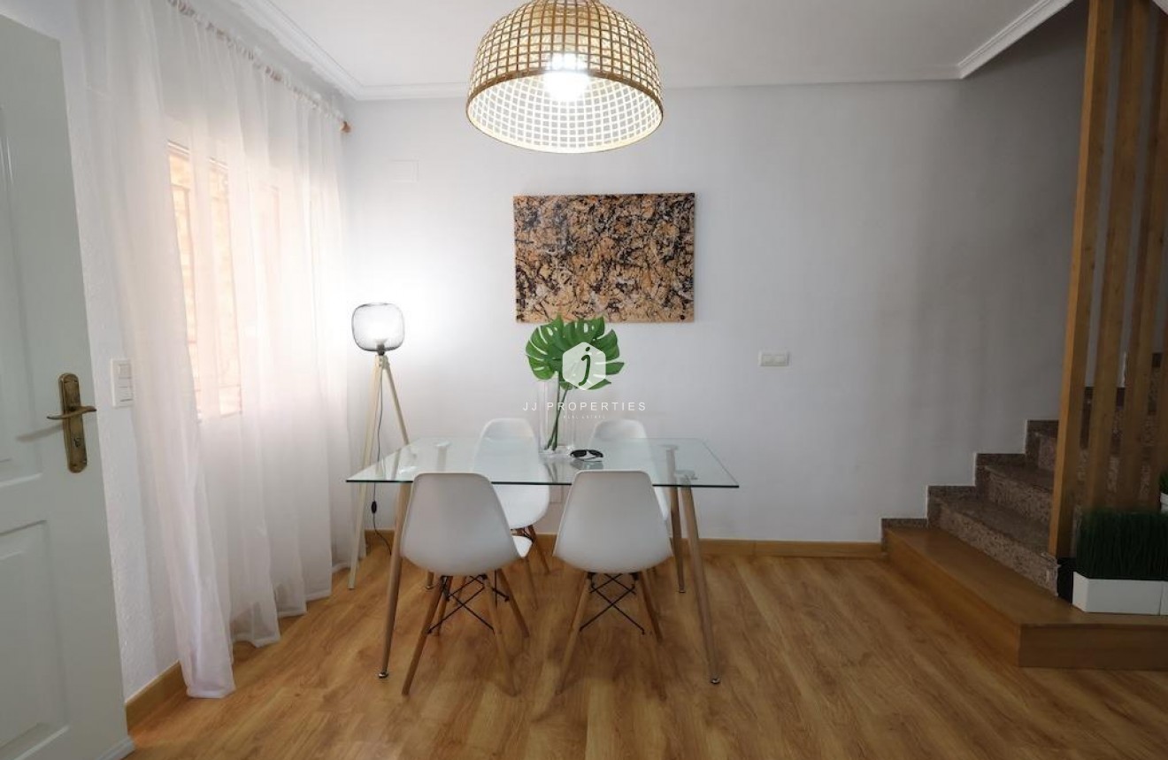 Resale - Duplex -
Orihuela Costa - Costa Blanca