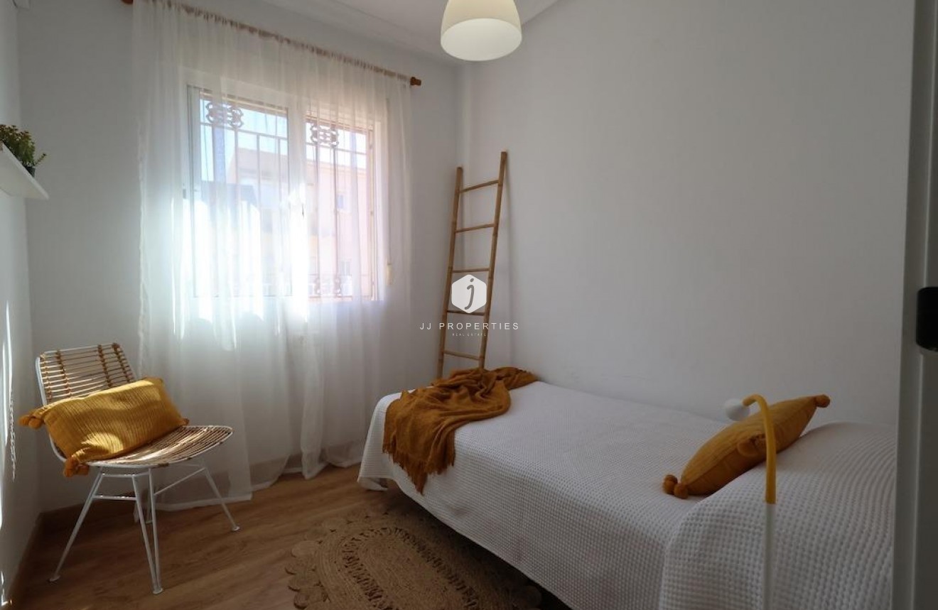 Resale - Duplex -
Orihuela Costa - Costa Blanca