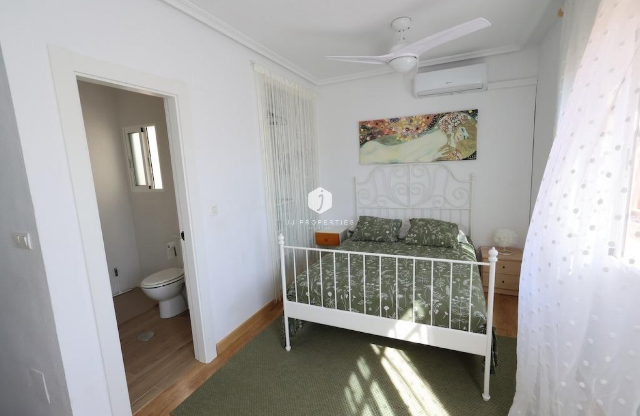 Resale - Duplex -
Orihuela Costa - Costa Blanca