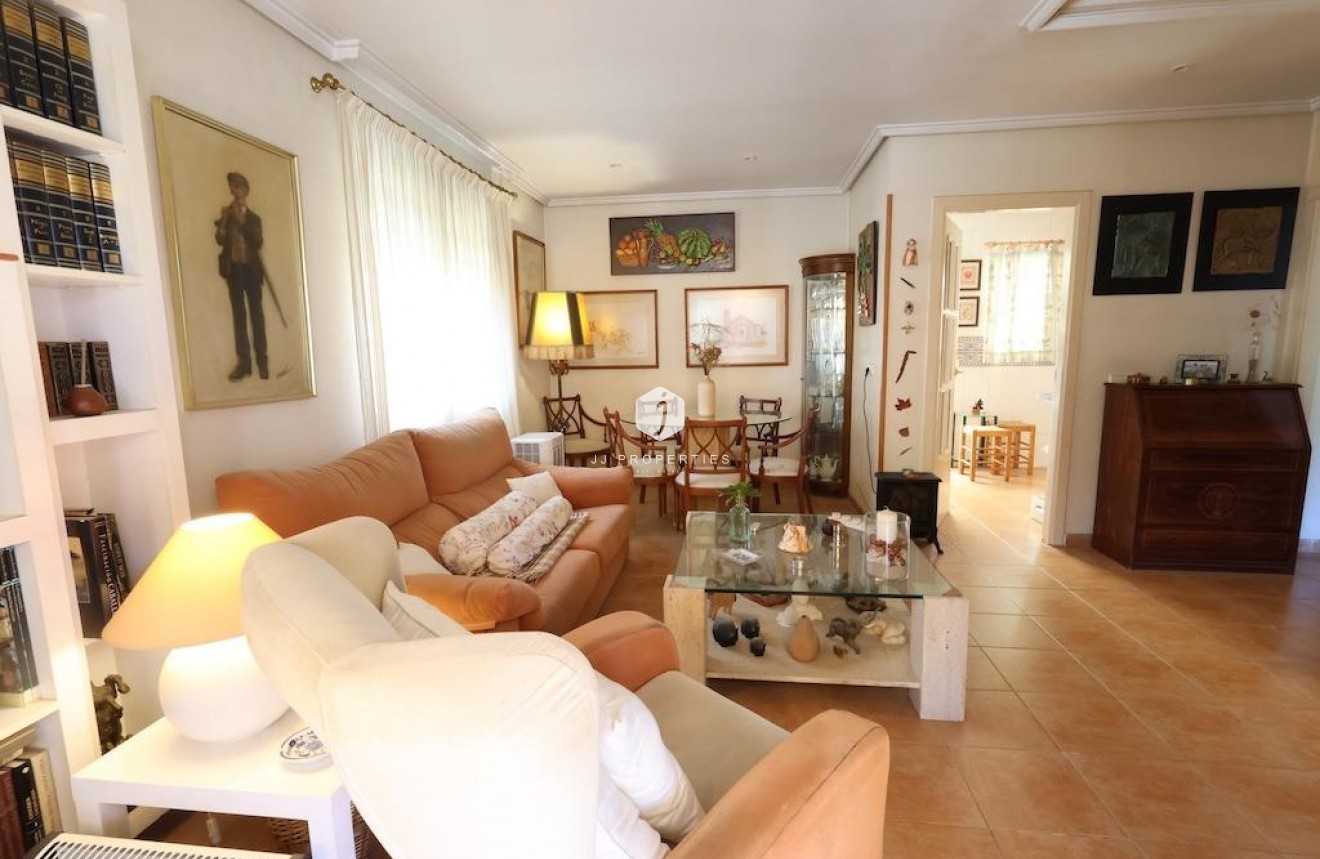 Resale - Villa -
Torrevieja - Costa Blanca