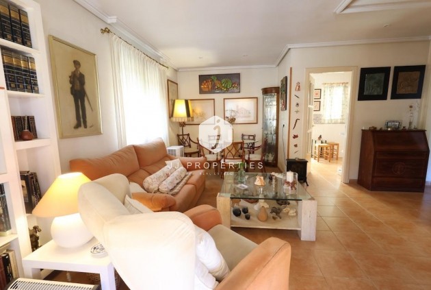 Resale - Villa -
Torrevieja - Costa Blanca