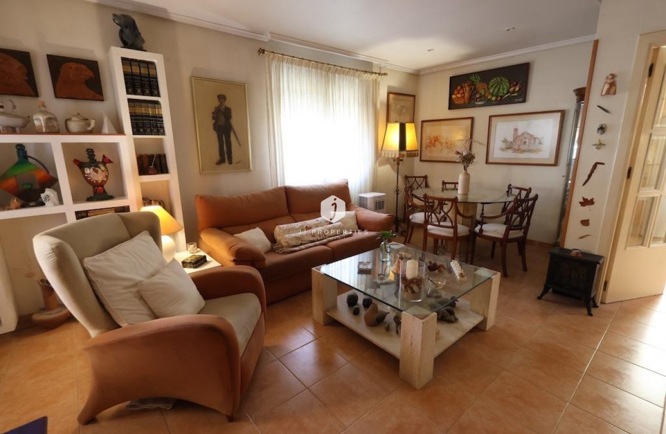 Resale - Villa -
Torrevieja - Costa Blanca