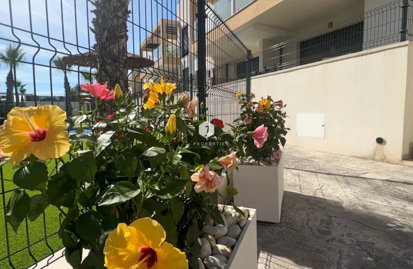 Resale - Apartment / flat -
Orihuela Costa - Costa Blanca