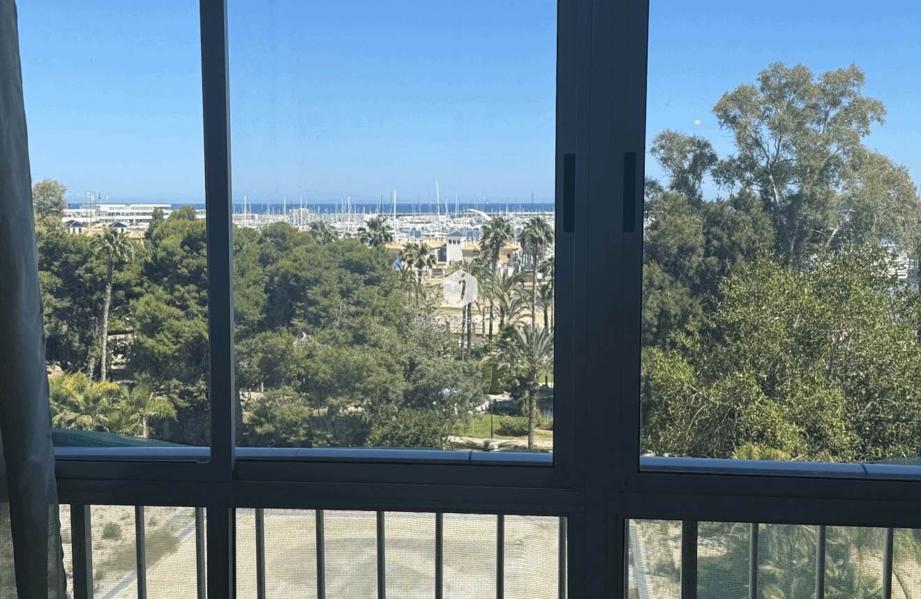 Resale - Apartment / flat -
Torrevieja - Costa Blanca