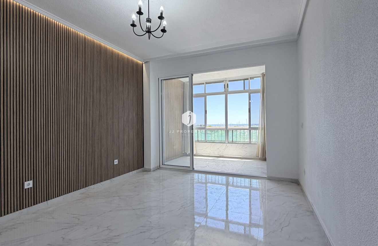 Resale - Apartment / flat -
Torrevieja - Costa Blanca