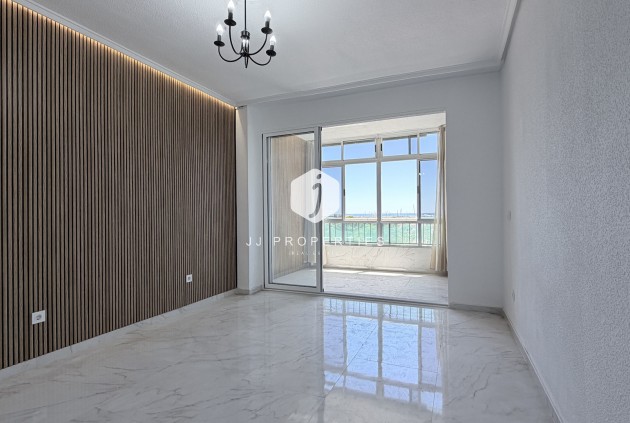 Resale - Apartment / flat -
Torrevieja - Costa Blanca
