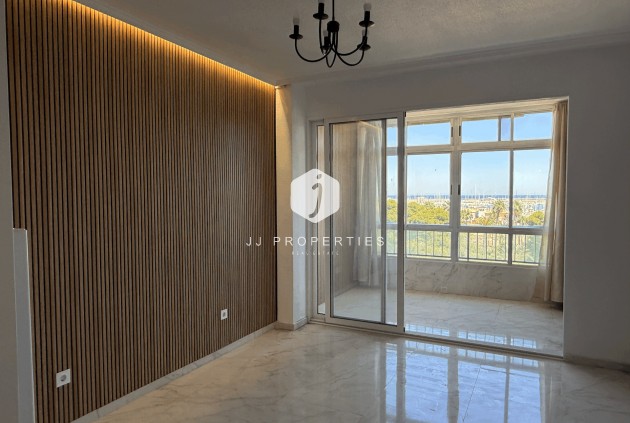 Resale - Apartment / flat -
Torrevieja - Costa Blanca