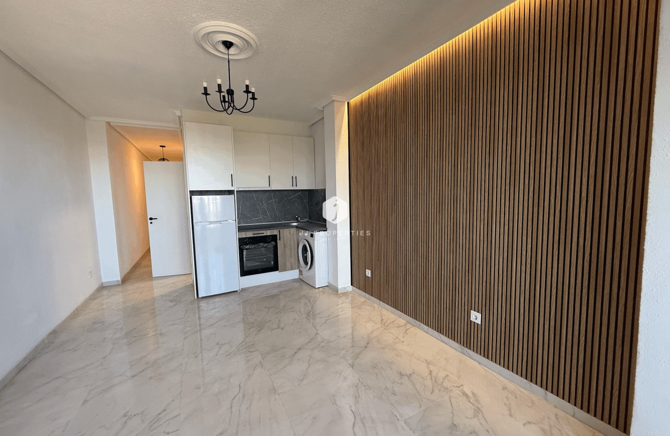 Resale - Apartment / flat -
Torrevieja - Costa Blanca
