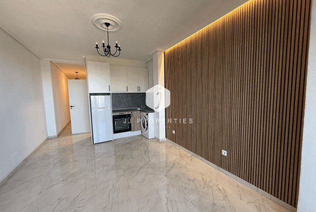 Resale - Apartment / flat -
Torrevieja - Costa Blanca