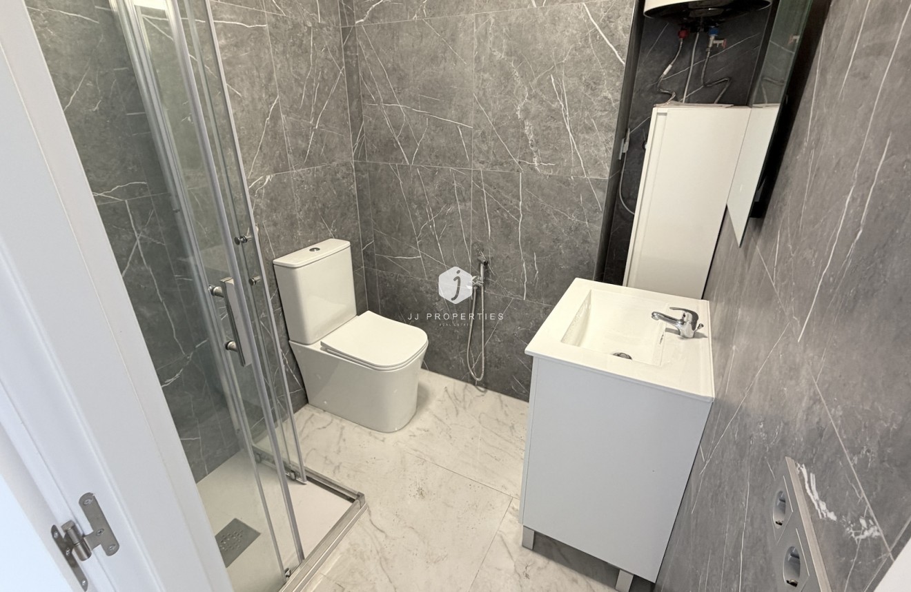 Resale - Apartment / flat -
Torrevieja - Costa Blanca