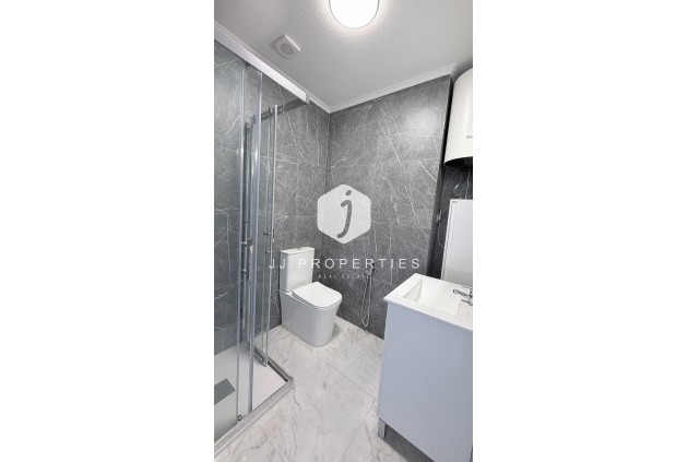 Resale - Apartment / flat -
Torrevieja - Costa Blanca