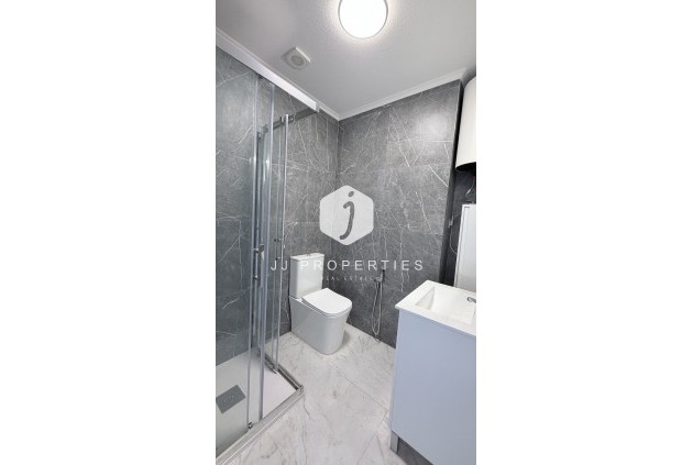 Resale - Apartment / flat -
Torrevieja - Costa Blanca