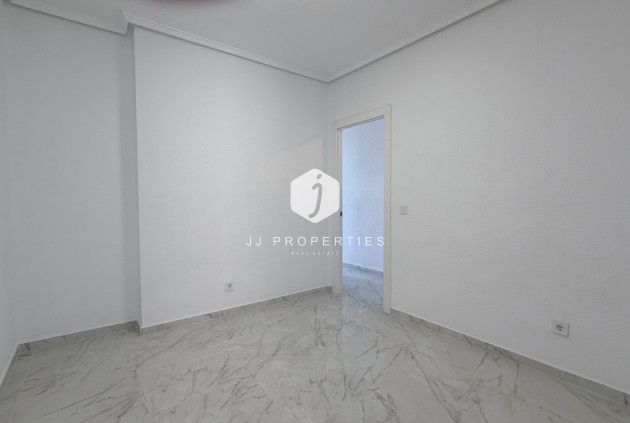 Resale - Apartment / flat -
Torrevieja - Costa Blanca