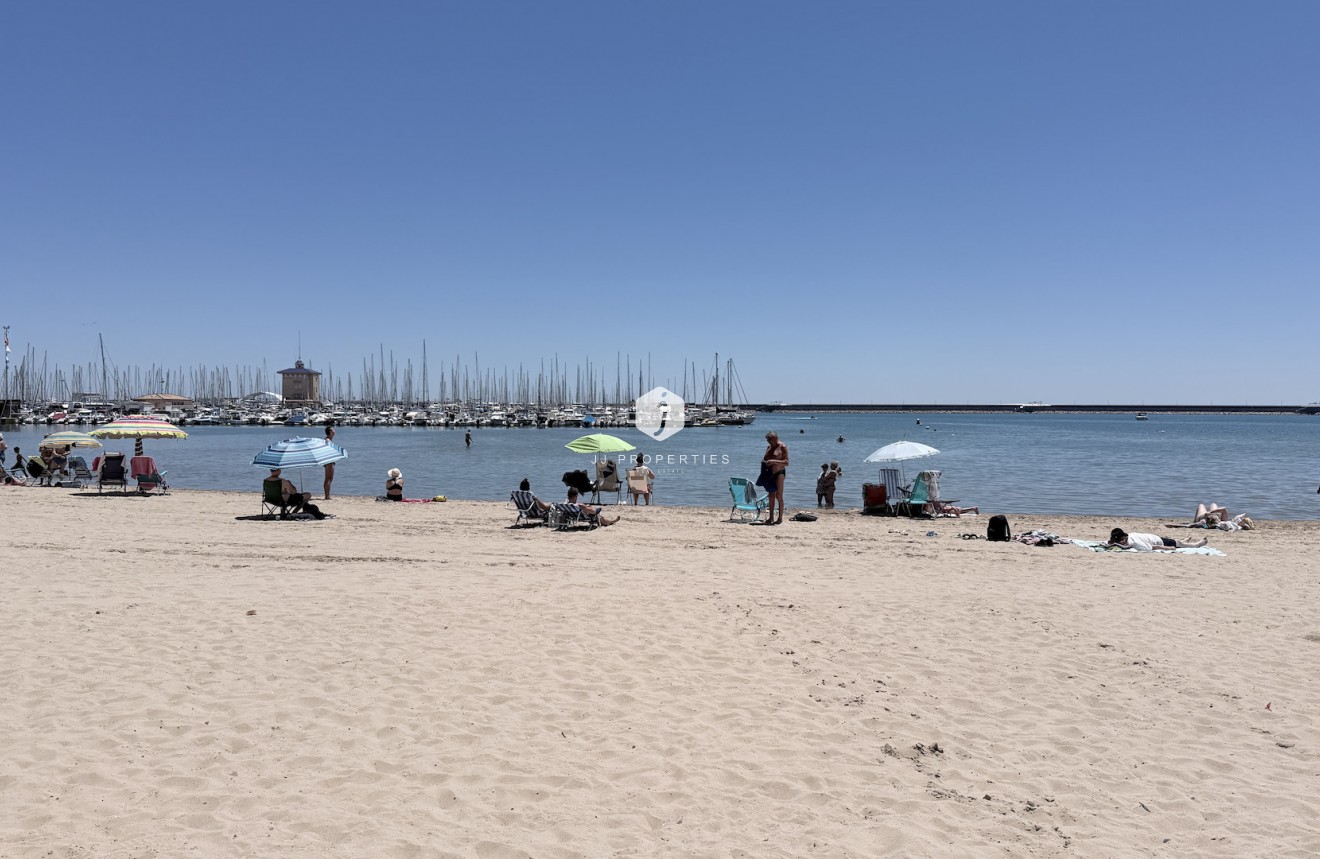 Resale - Apartment / flat -
Torrevieja - Costa Blanca