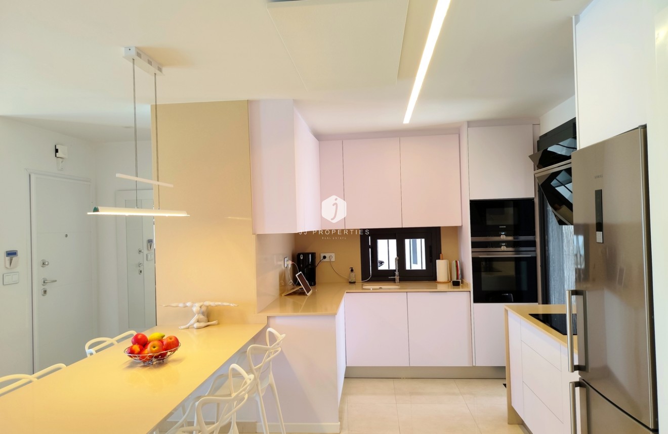 Resale - Villa -
San Miguel de Salinas - Inland