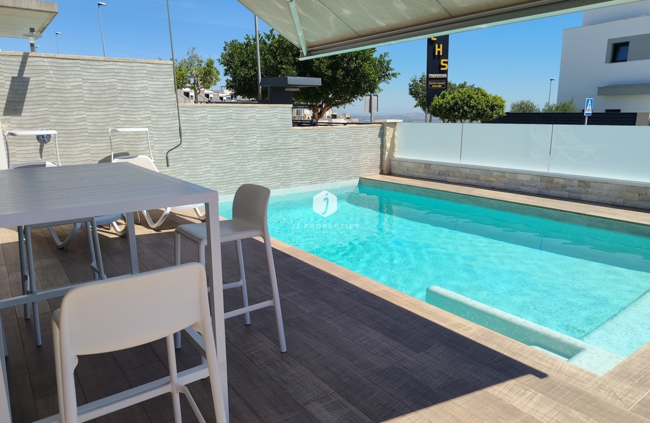 Resale - Villa -
San Miguel de Salinas - Inland