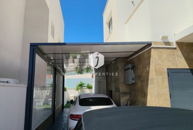 Resale - Villa -
San Miguel de Salinas - Inland