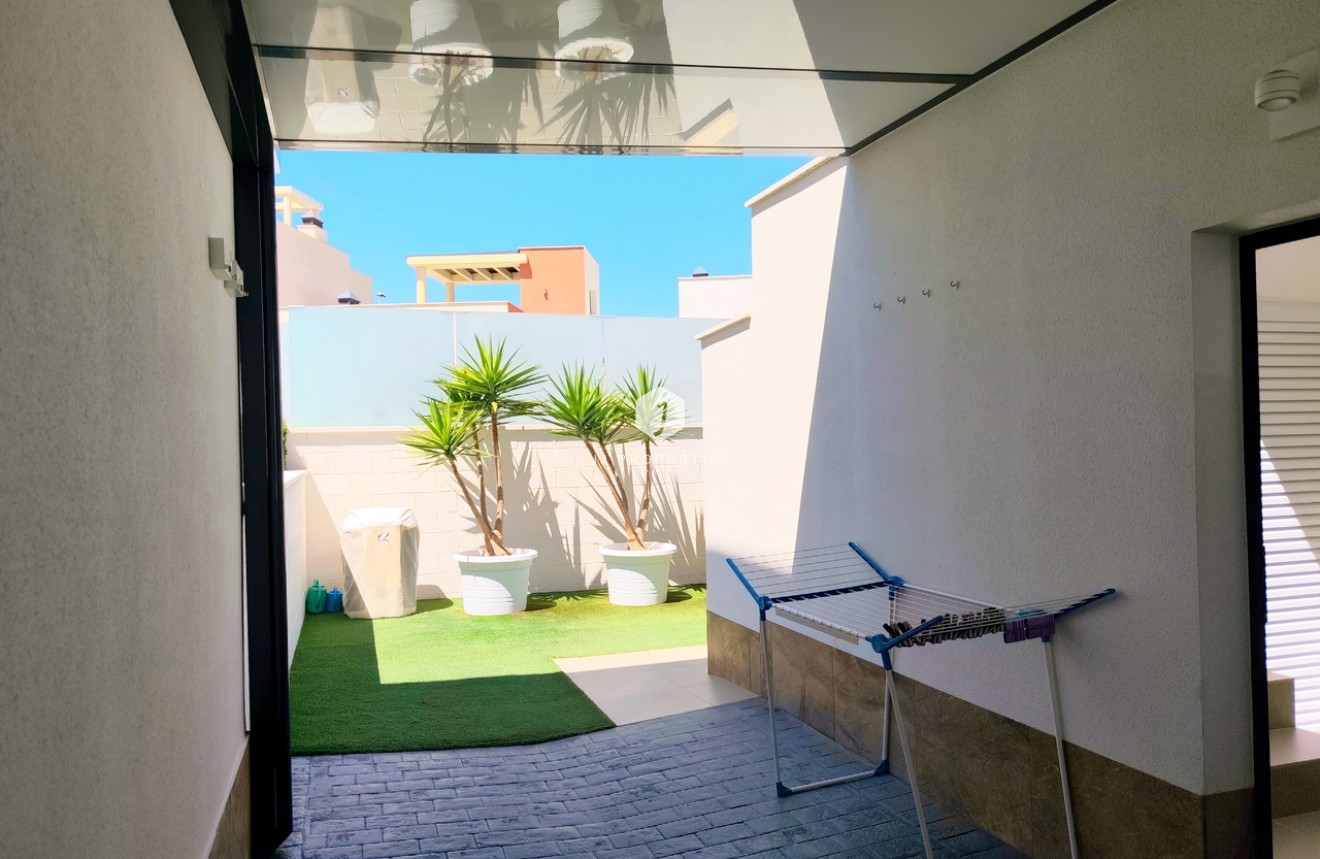 Resale - Villa -
San Miguel de Salinas - Inland