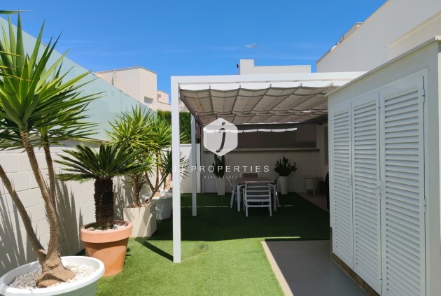 Resale - Villa -
San Miguel de Salinas - Inland
