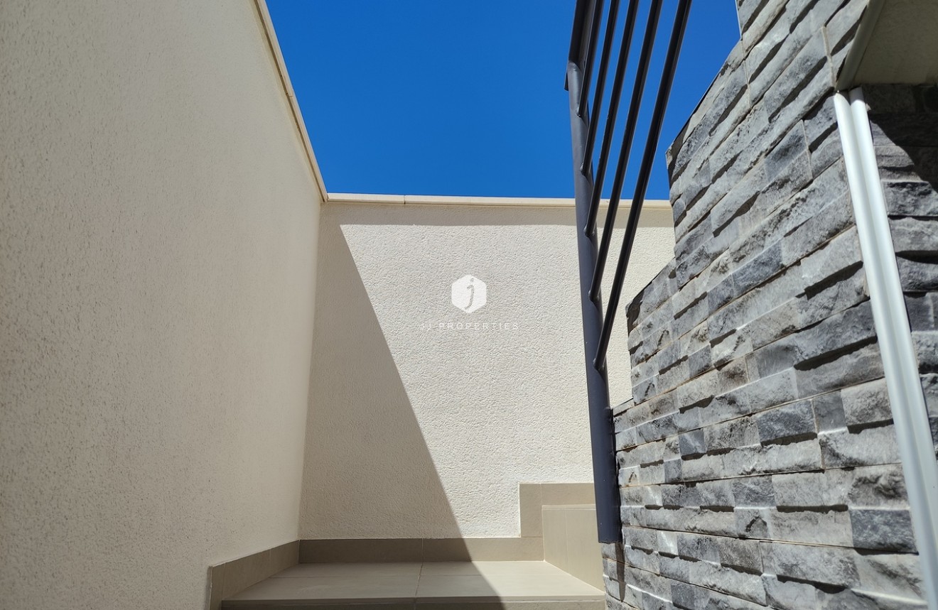 Resale - Villa -
San Miguel de Salinas - Inland