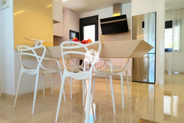 Resale - Villa -
San Miguel de Salinas - Inland