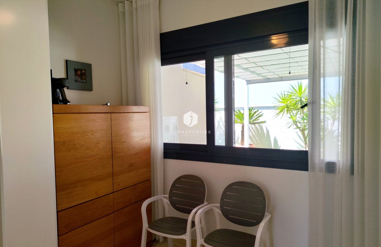 Resale - Villa -
San Miguel de Salinas - Inland