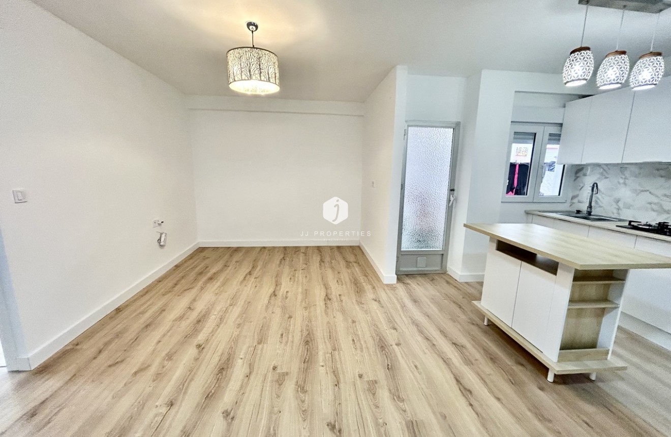 Resale - Apartment / flat -
Torrevieja - Costa Blanca
