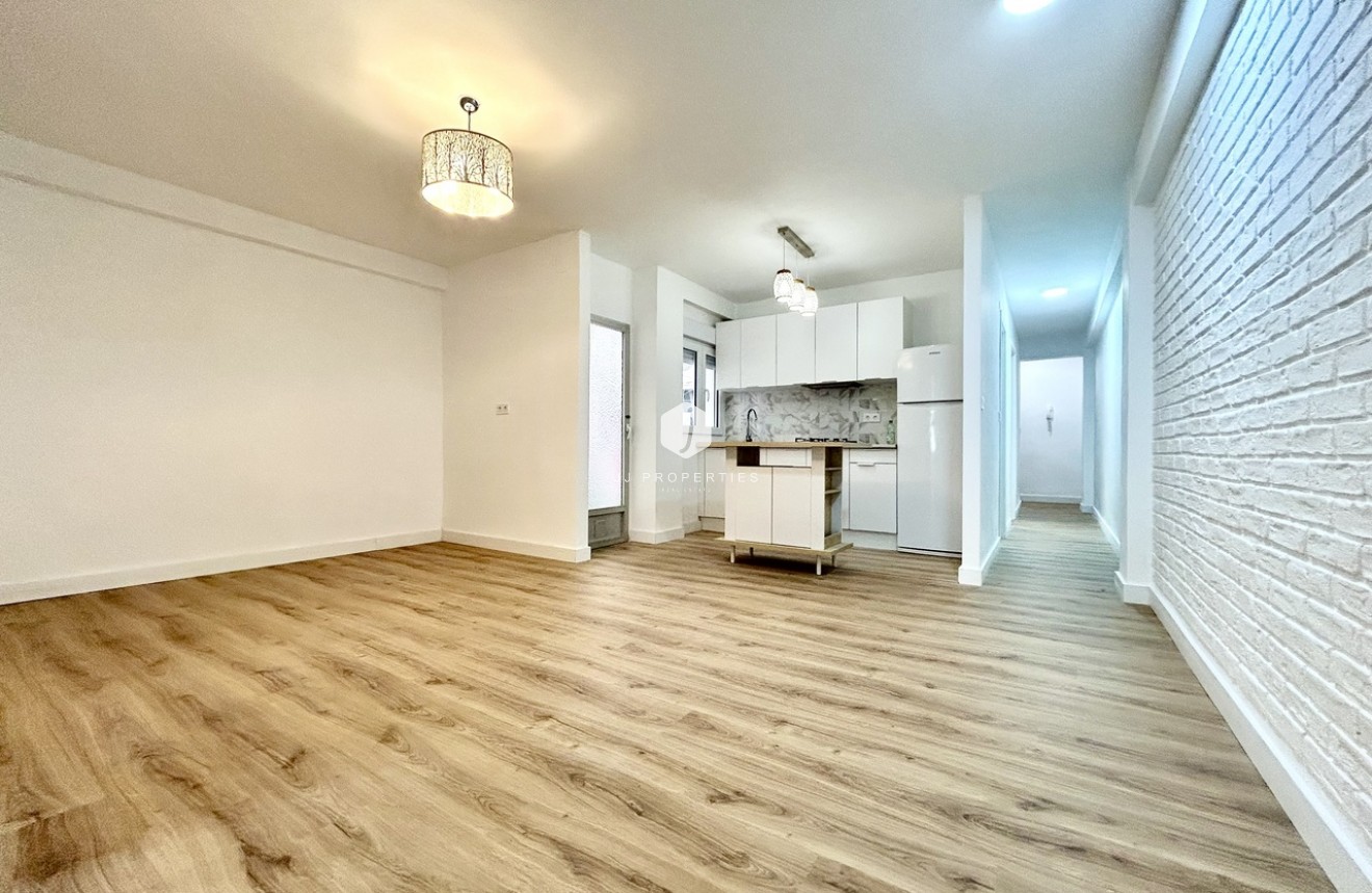 Resale - Apartment / flat -
Torrevieja - Costa Blanca