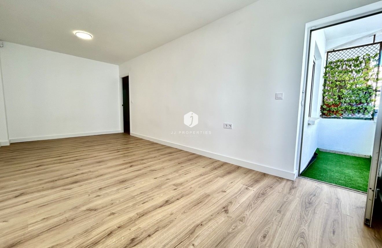 Resale - Apartment / flat -
Torrevieja - Costa Blanca