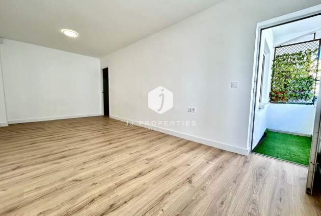 Resale - Apartment / flat -
Torrevieja - Costa Blanca