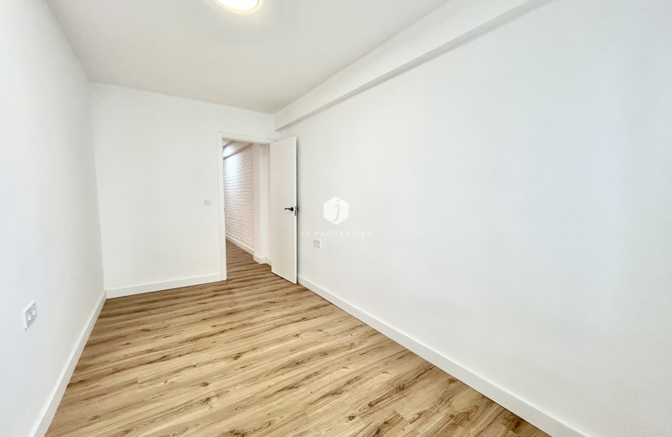 Resale - Apartment / flat -
Torrevieja - Costa Blanca