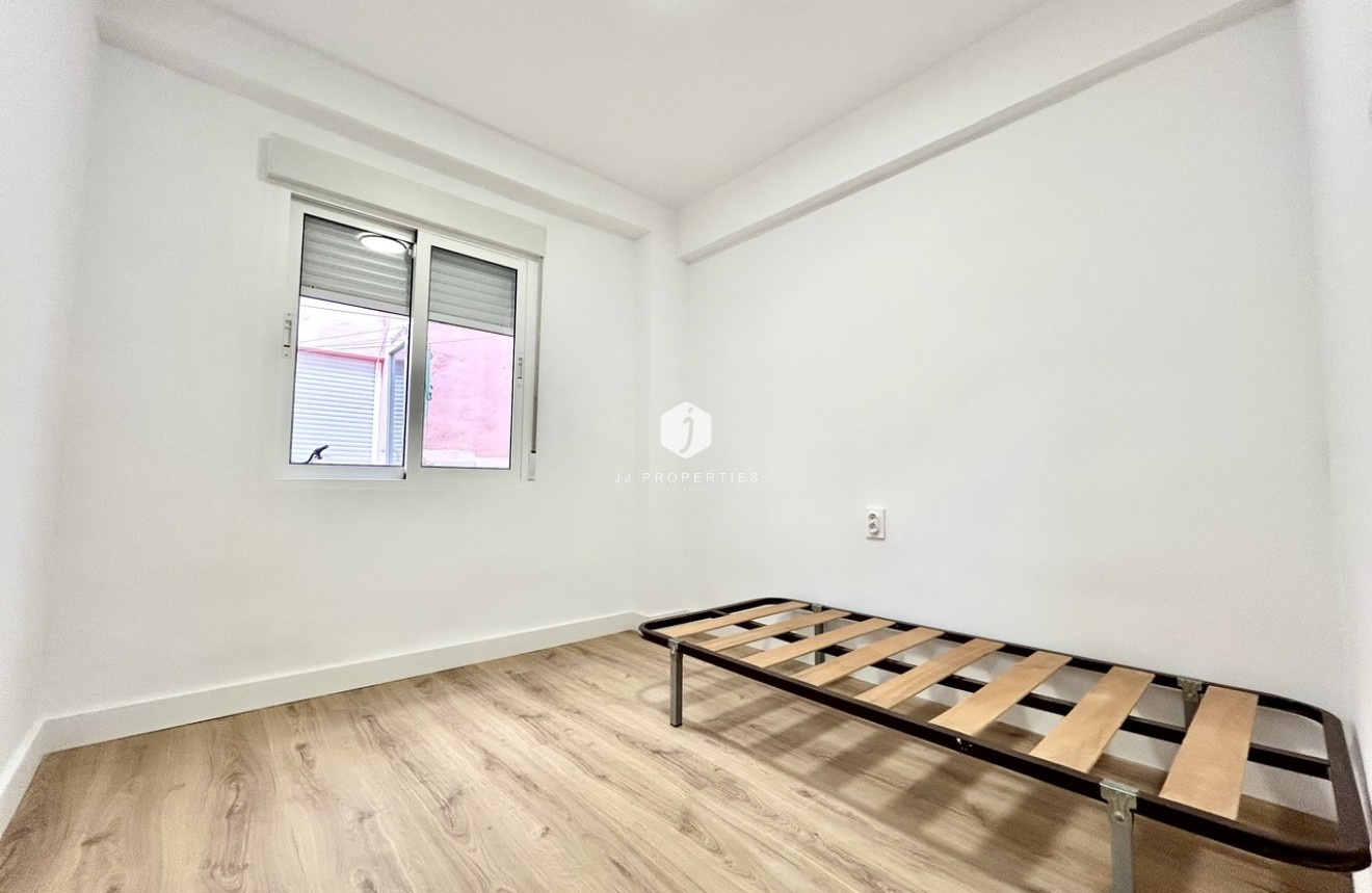 Resale - Apartment / flat -
Torrevieja - Costa Blanca