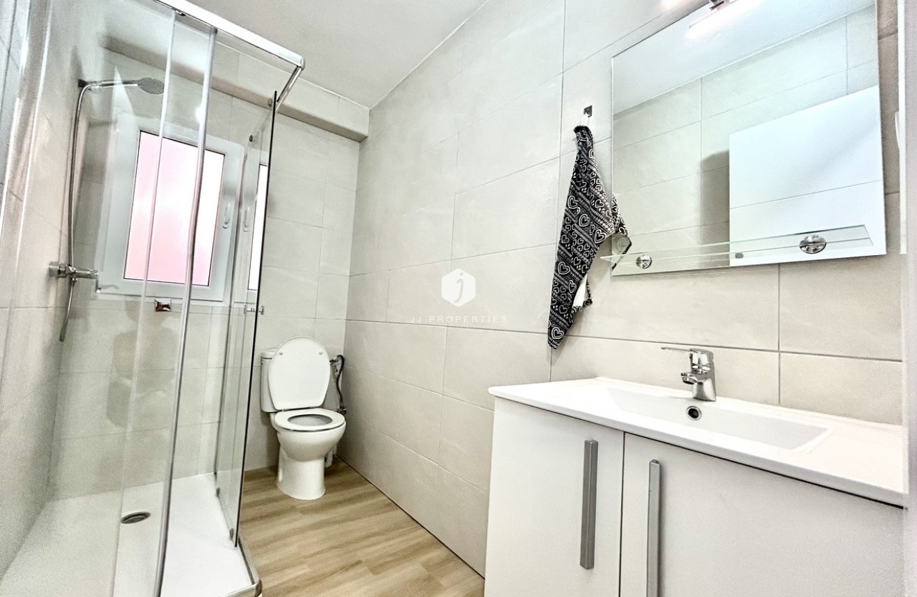 Resale - Apartment / flat -
Torrevieja - Costa Blanca
