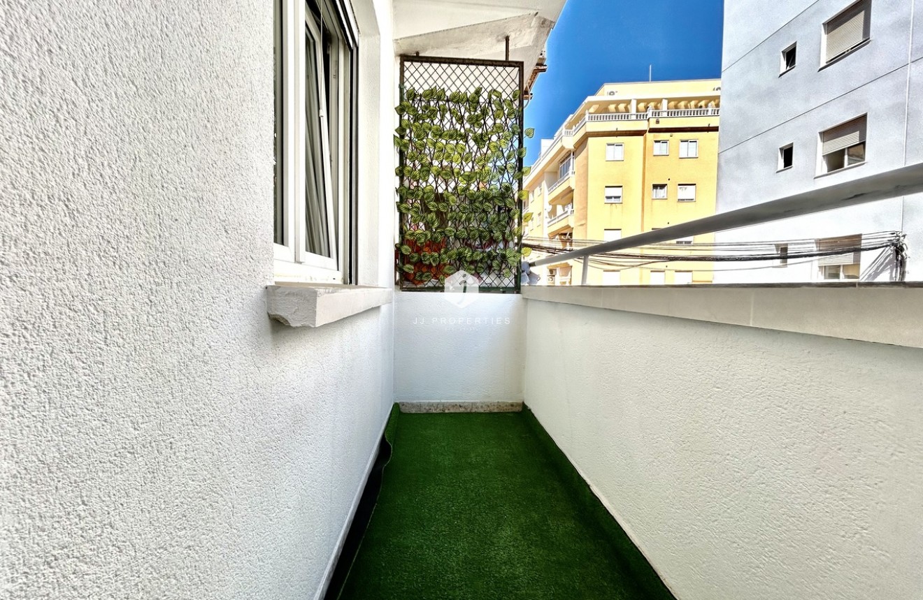 Resale - Apartment / flat -
Torrevieja - Costa Blanca