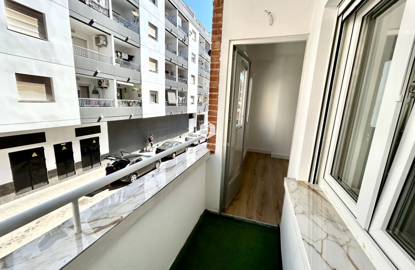 Resale - Apartment / flat -
Torrevieja - Costa Blanca