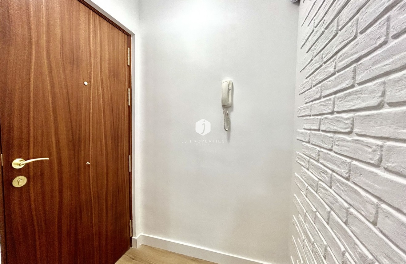 Resale - Apartment / flat -
Torrevieja - Costa Blanca